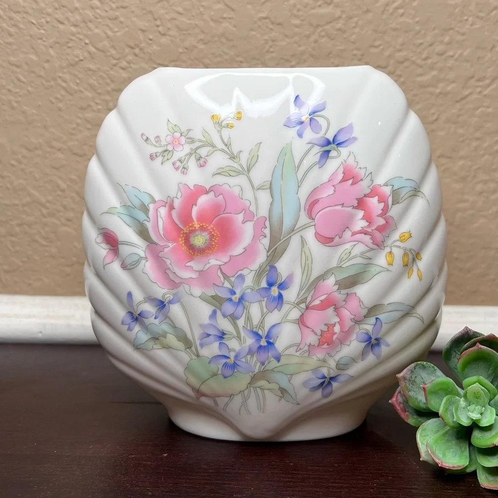 Vintage 1980's Floral Shell Vase, 80's Deco Revival, Japanese Fine China, Pastel